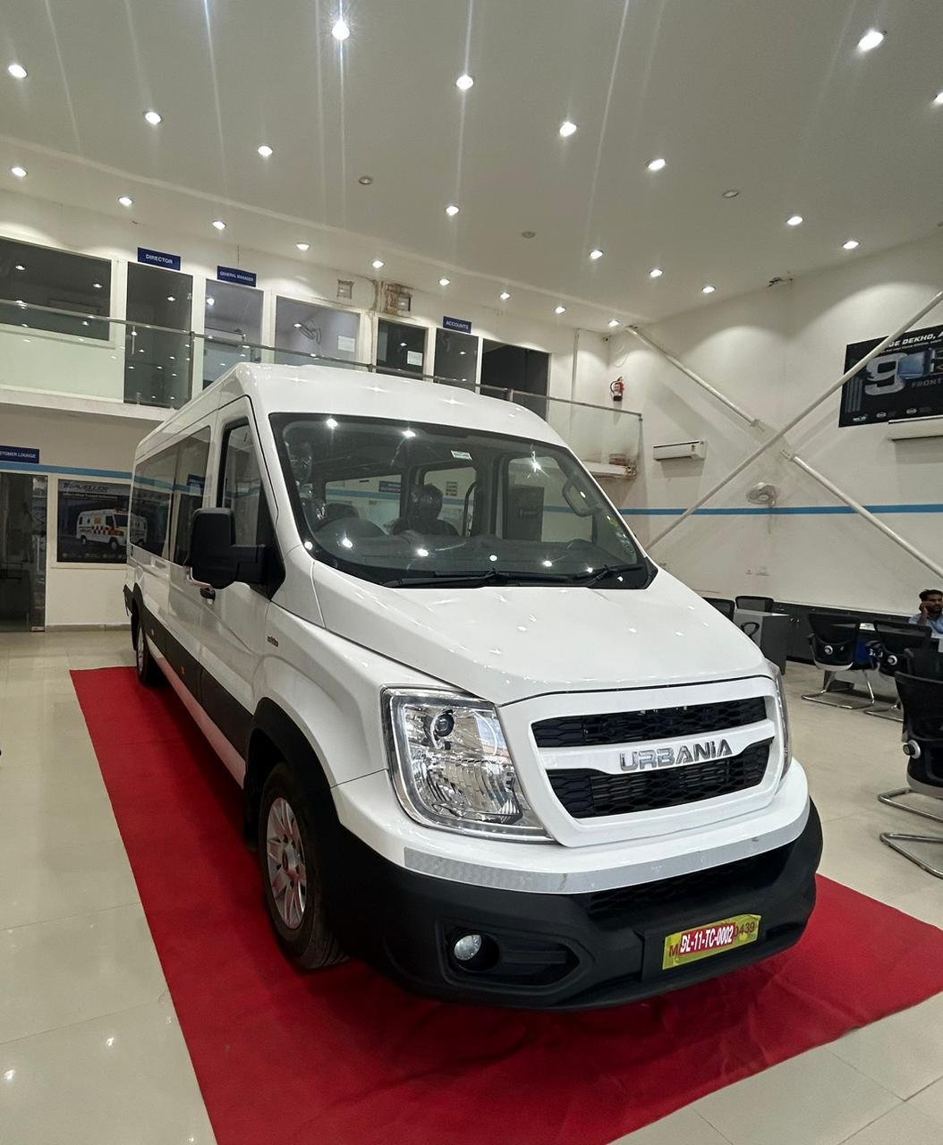 1*1 urbania 10 seater in Noida